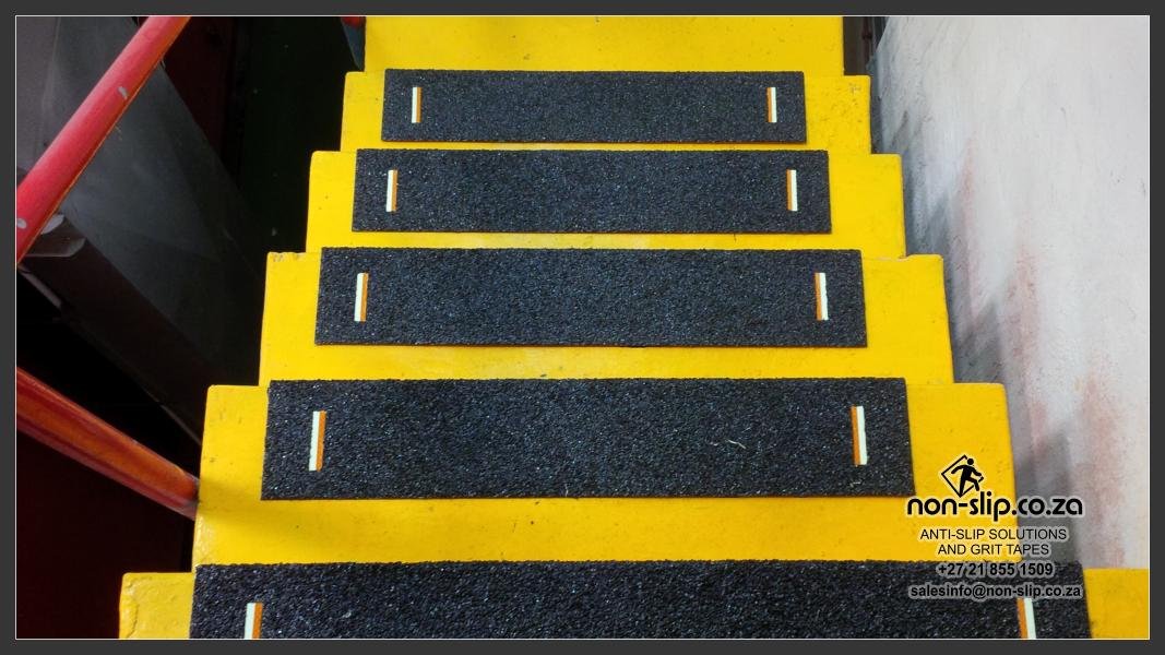 galvanised_stair_nosing_concrete_steps